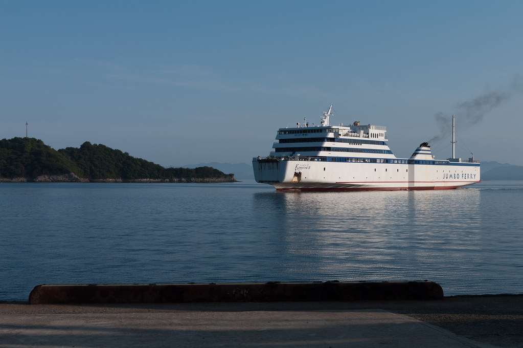 小豆島フェリーで海を渡る