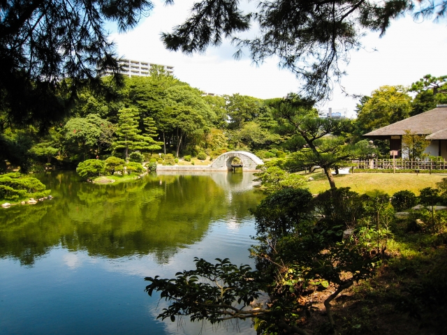 歴史ある大名庭園の縮景園
