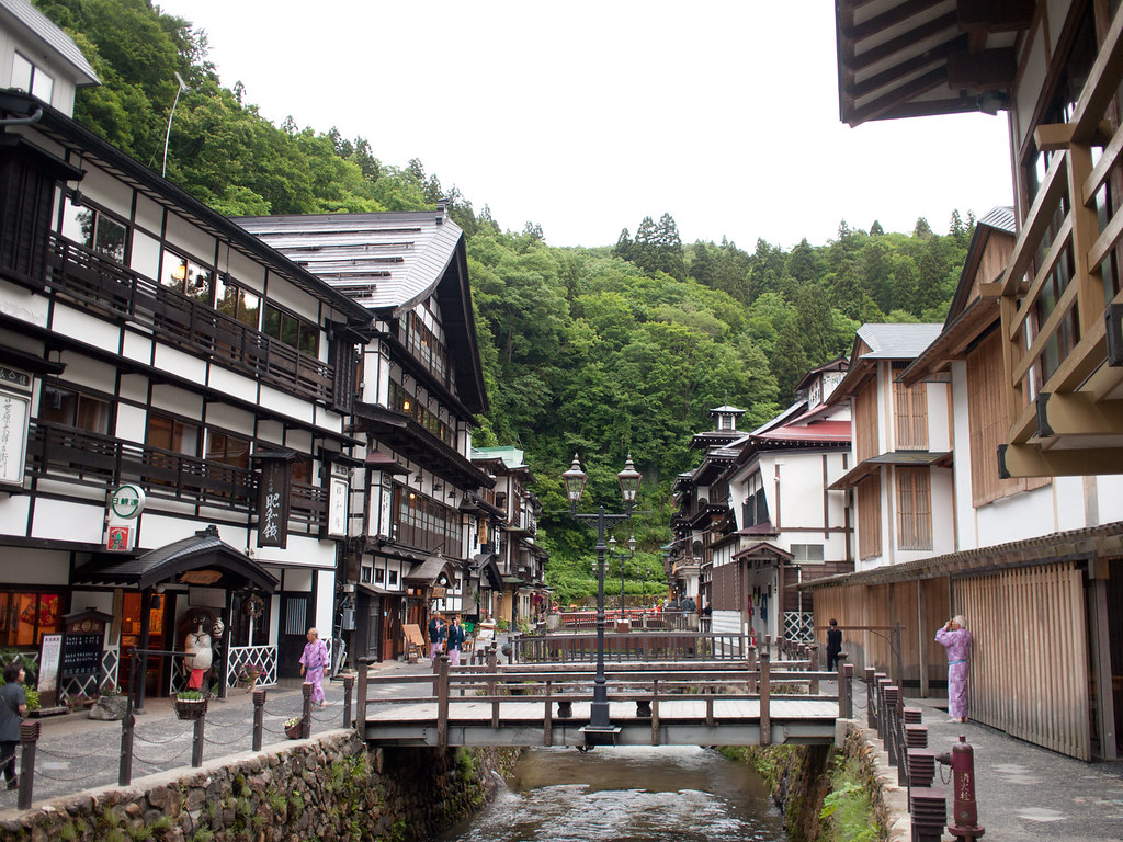 山形県を8月に観光するなら銀山温泉