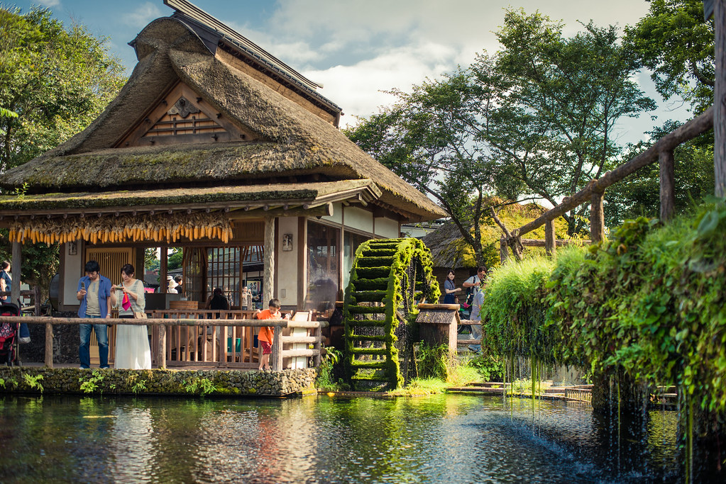 山中湖の人気観光スポット忍野八海の光景