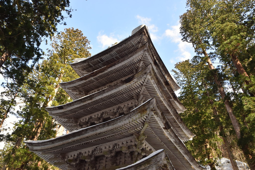 山形県鶴岡市に位置する出羽三山の一つ「羽黒山五重塔」