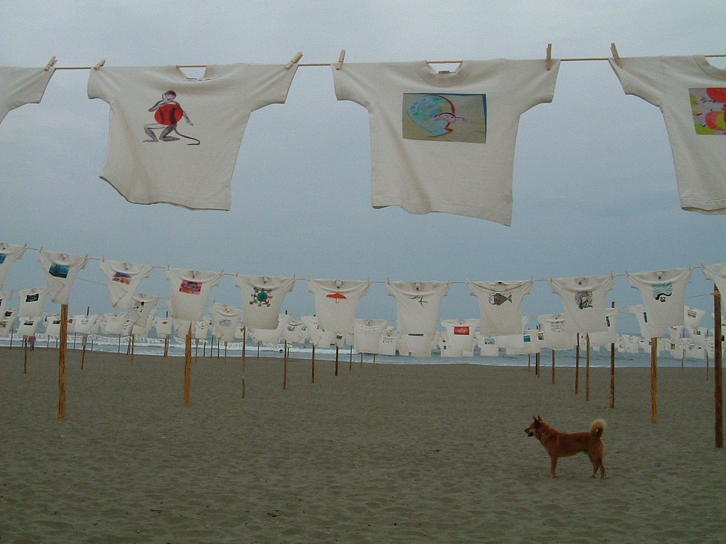 高知県黒潮町に位置するユニークな砂浜美術館