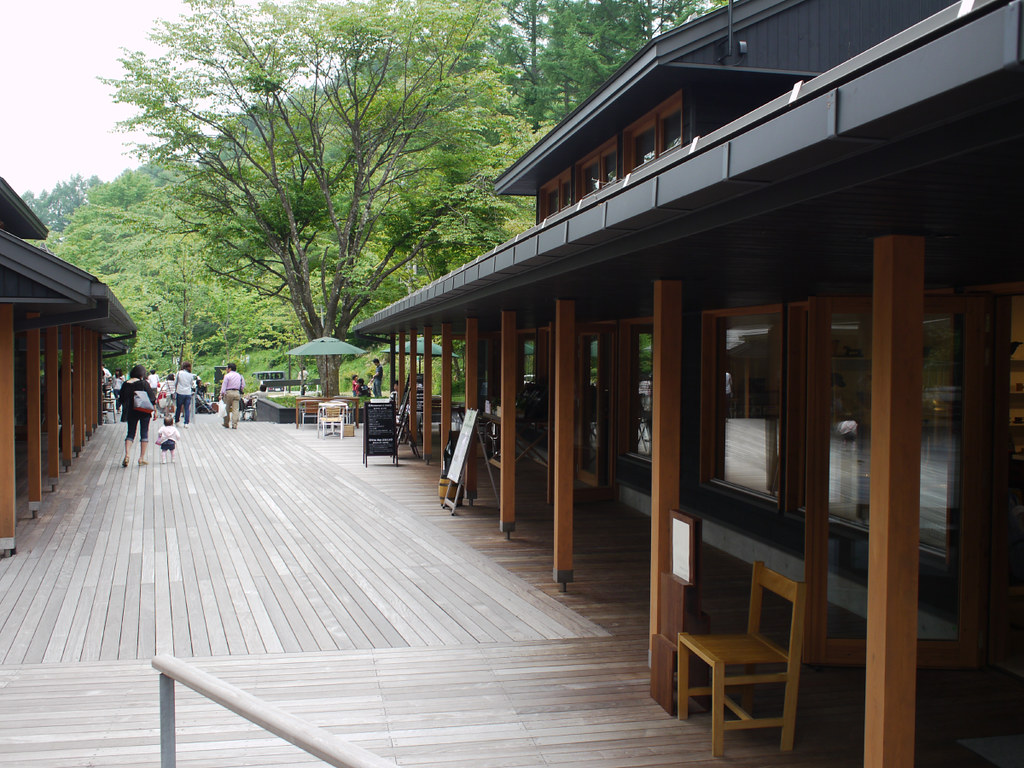 ハルニレテラス