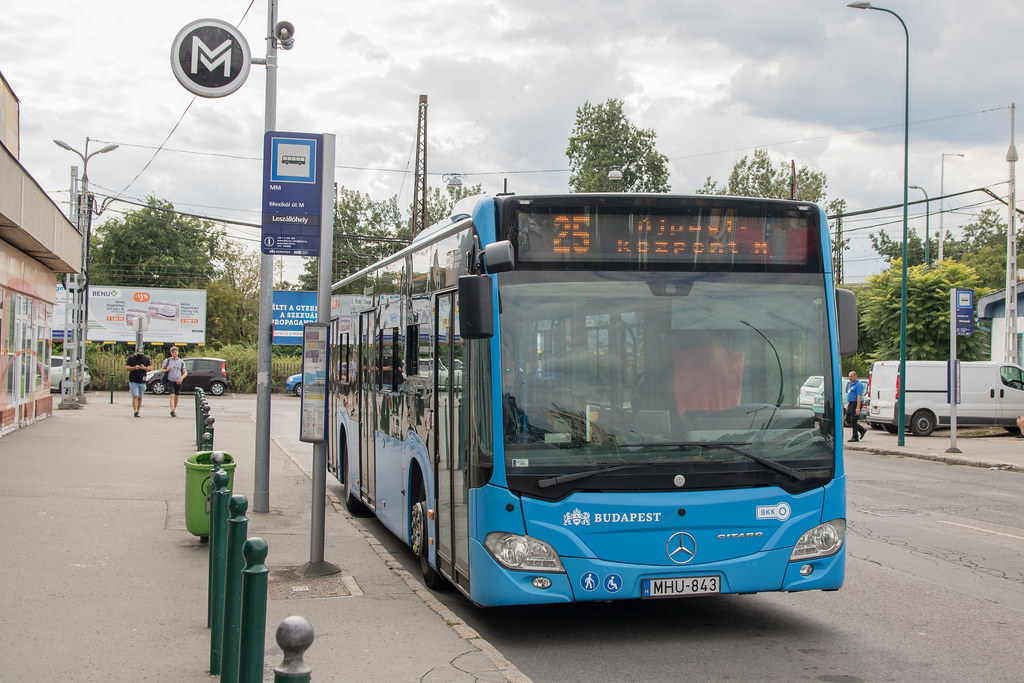 ブダペスト市内から空港行きのバス