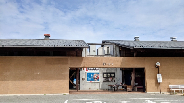 萩観光でお土産を買うならココ「道の駅萩しーまーと」