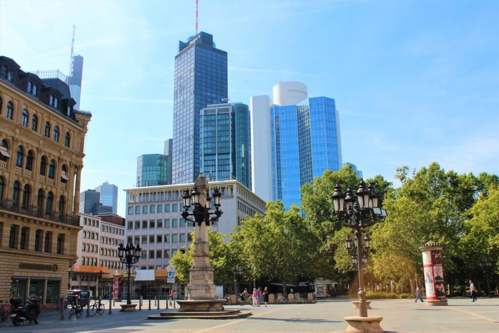 フランクフルトの乗り継ぎ観光が楽しめるガイド