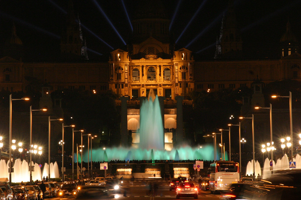 マジック・ファウンテンの光と音のショー