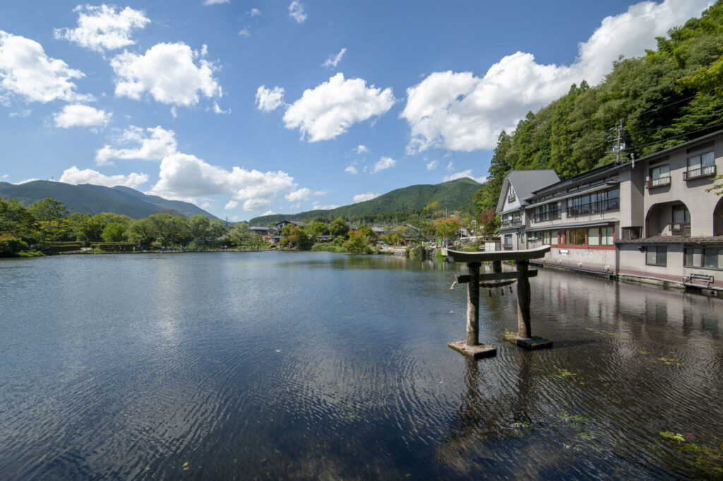 美しい景色が広がる金鱗湖