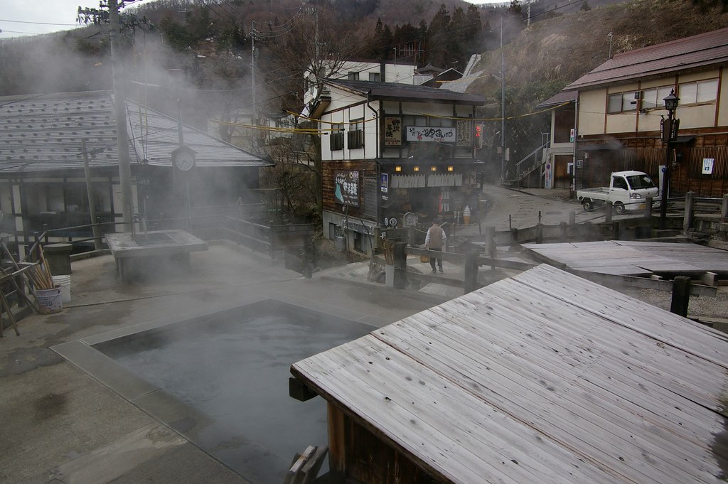 長野県の観光スポット・麻釜