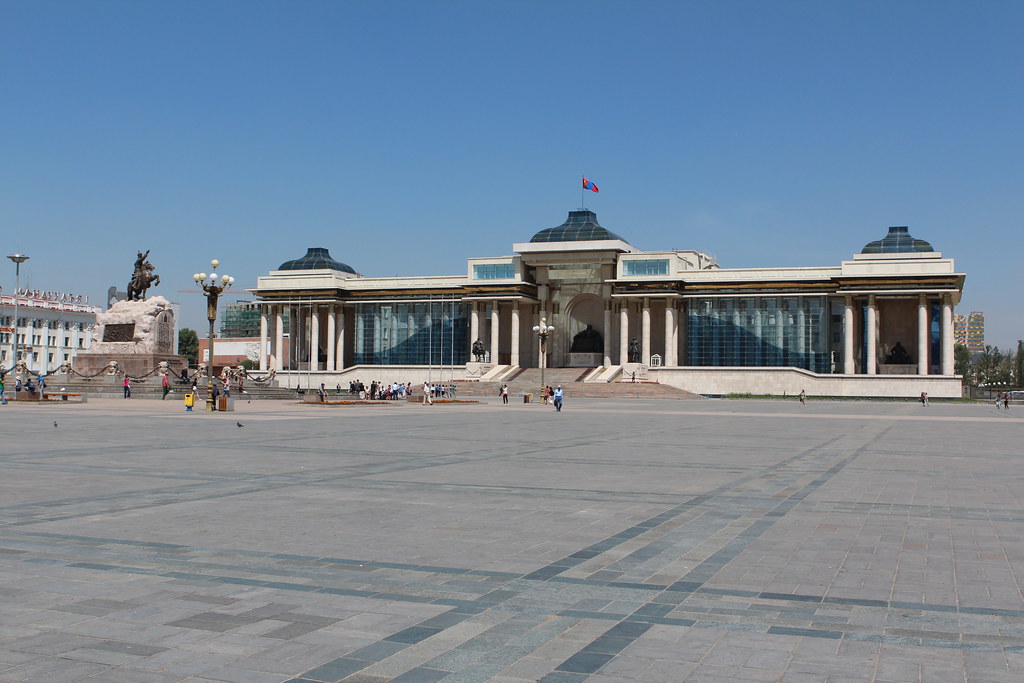 スフバートル広場