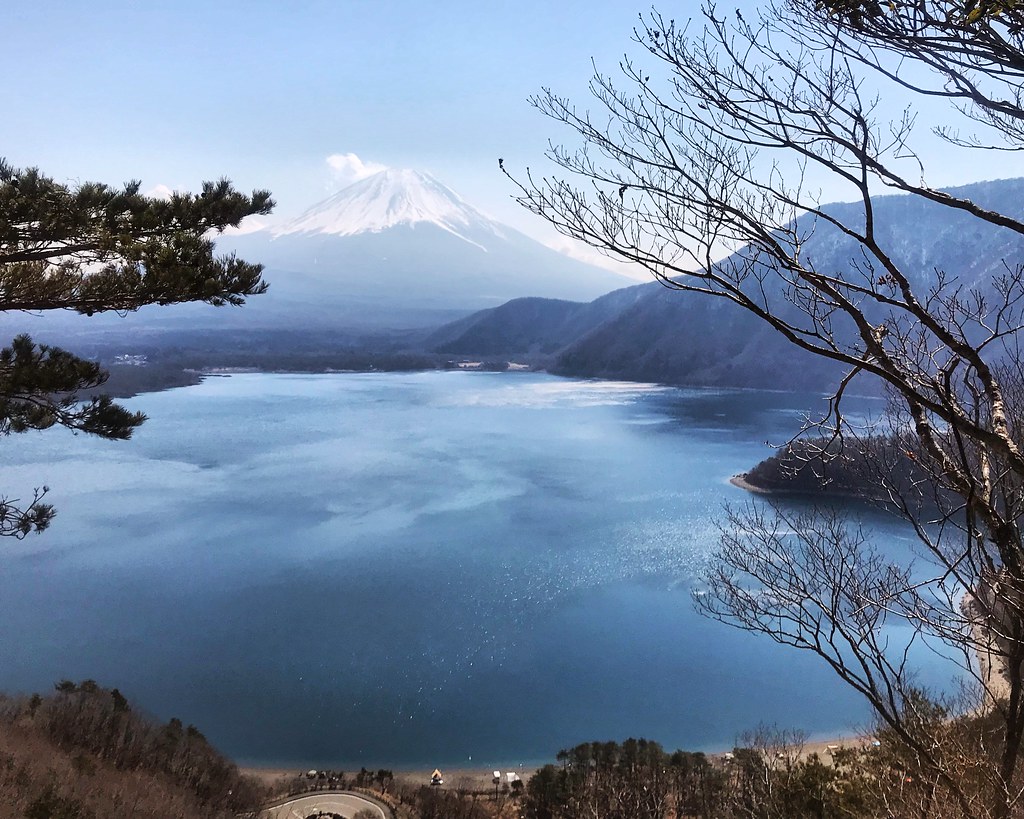 中ノ倉峠からの富士山の景色