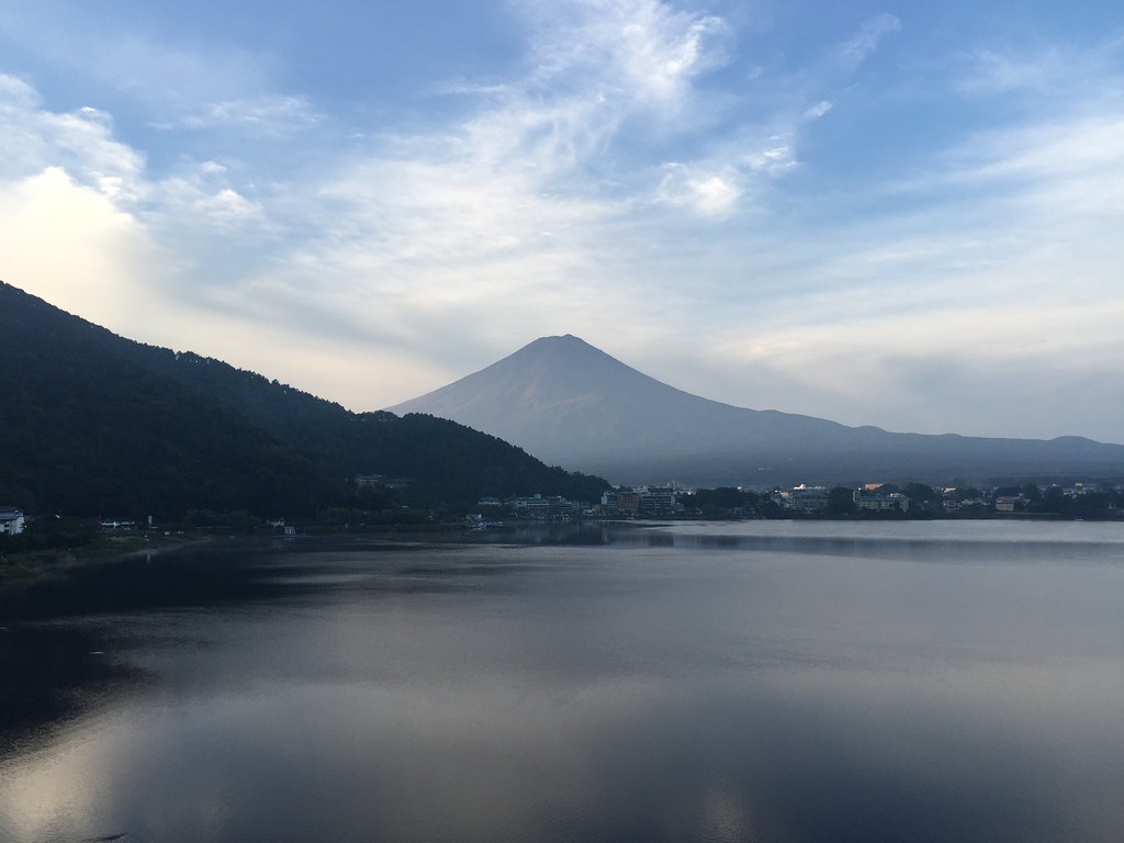 河口湖から望む富士山
