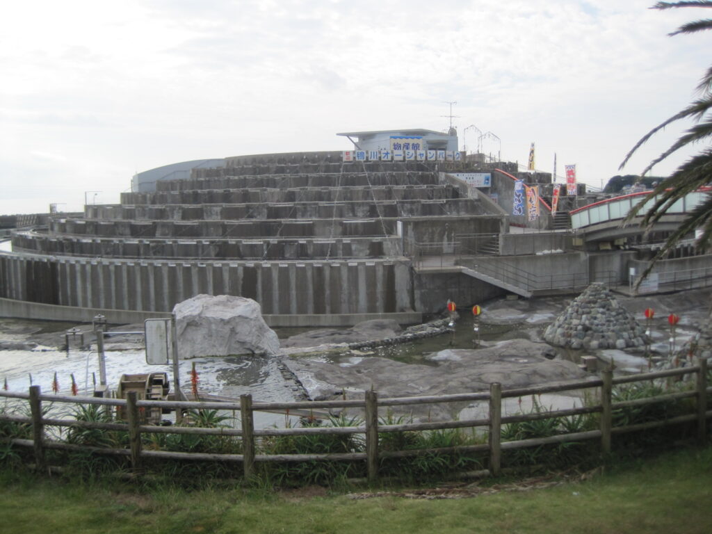 ウォータースライダーやプールで遊べる鴨川オーシャンパーク