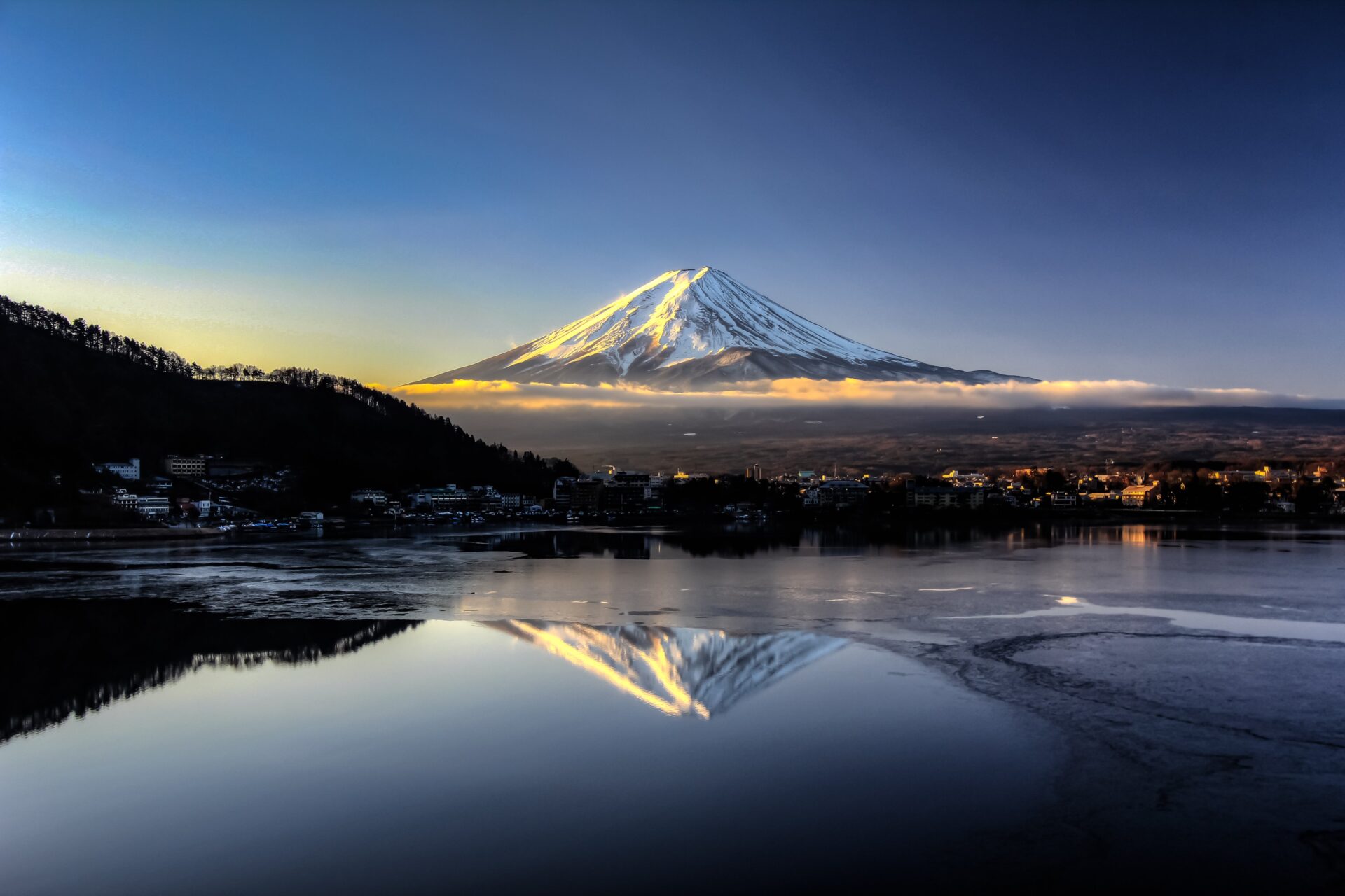 河口湖からの富士山