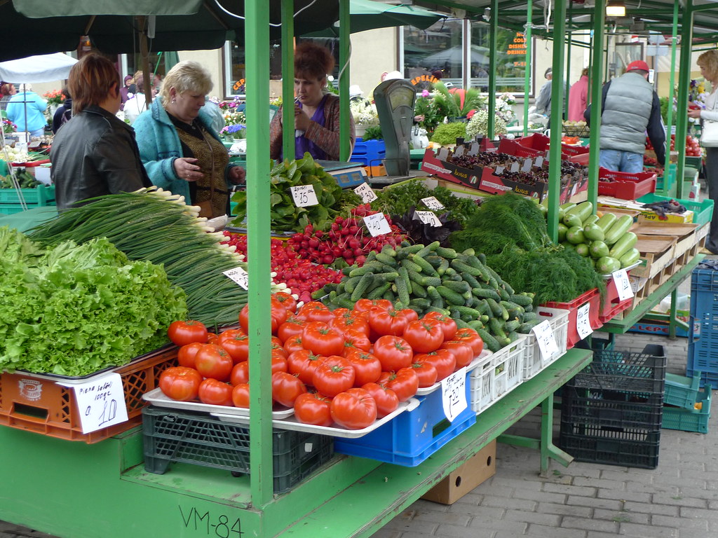 リガ中央市場の野菜売り場