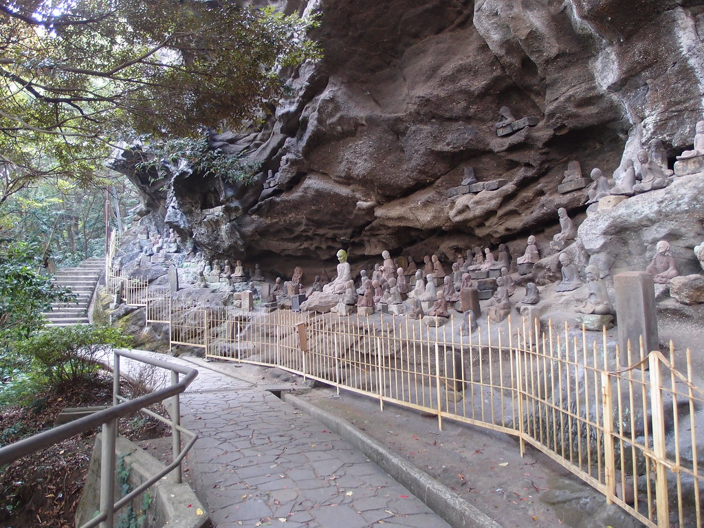 1500体以上の石仏が並ぶ神秘的なスポット千五百羅漢