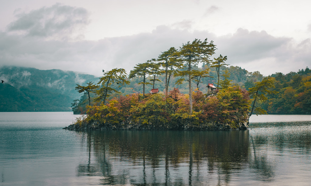 青森観光2泊3日モデルコースの十和田湖