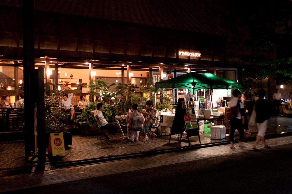 夜のカフェ巡り