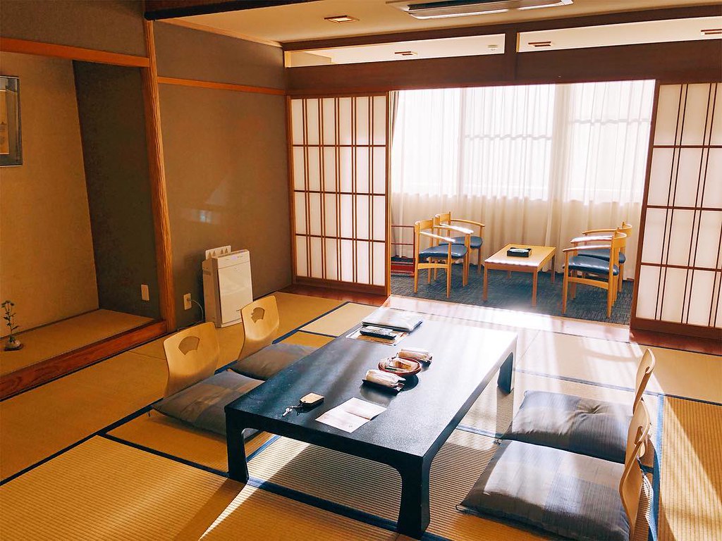 温泉宿でくつろぐ