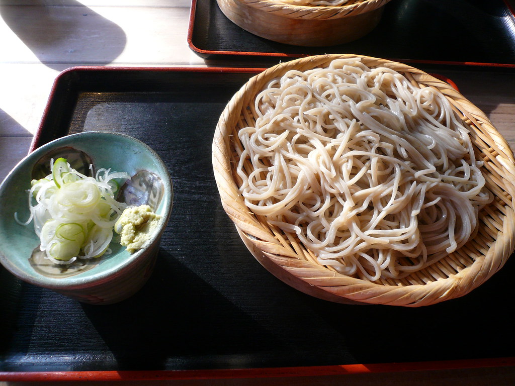 名物のそばを楽しむ