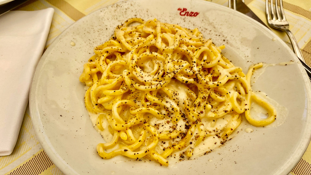 トラットリア・ダ・エンツォのパスタ　イタリア　ローマ