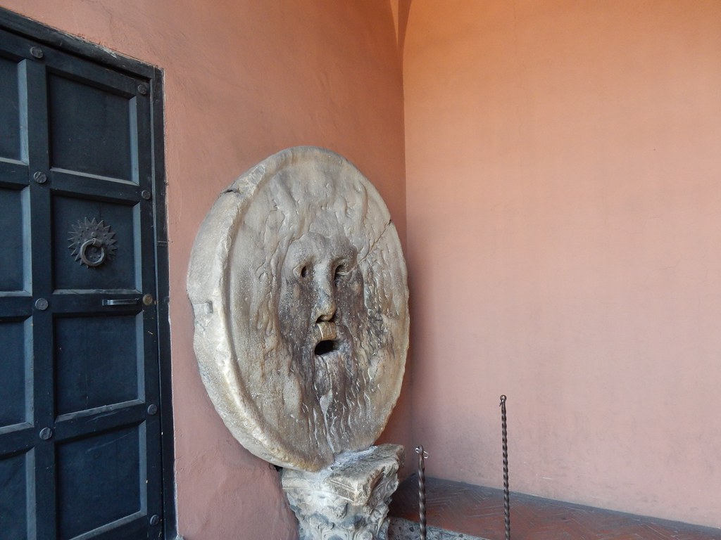  ローマの伝説的なスポット真実の口