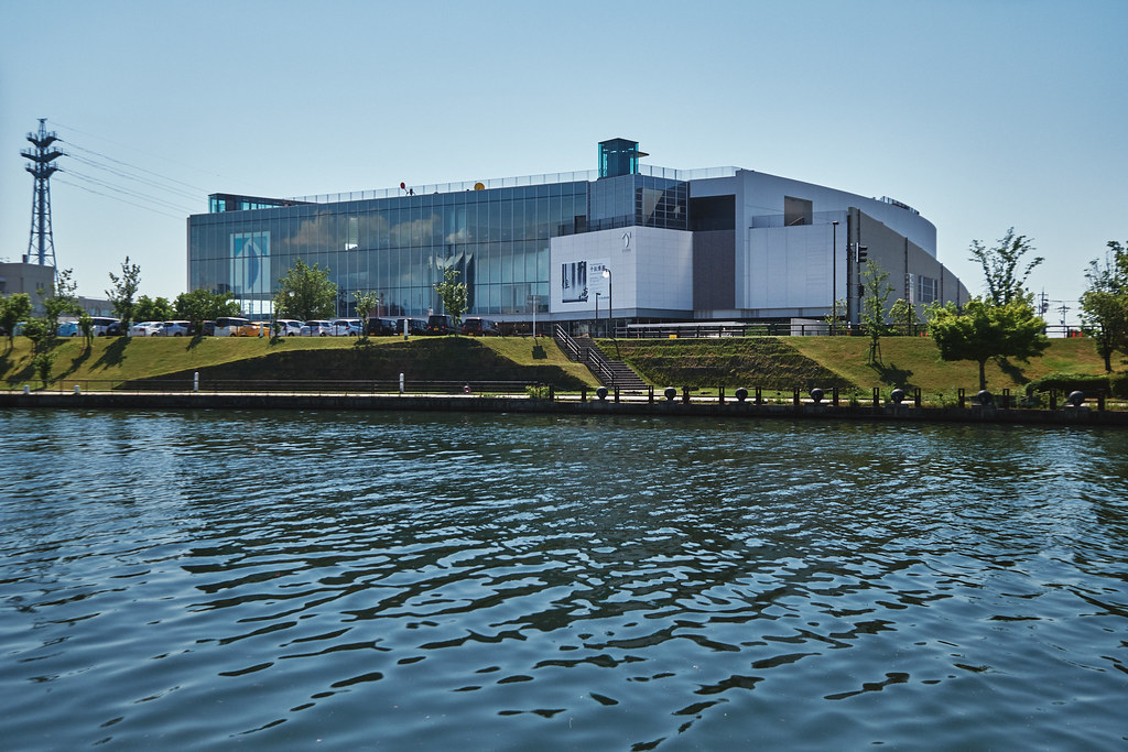 アート好きにはたまらない富山県美術館の外観