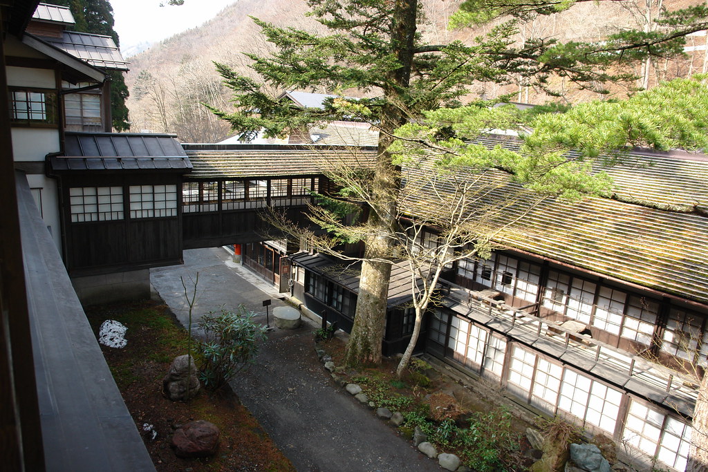 歴史ある法師温泉長寿館