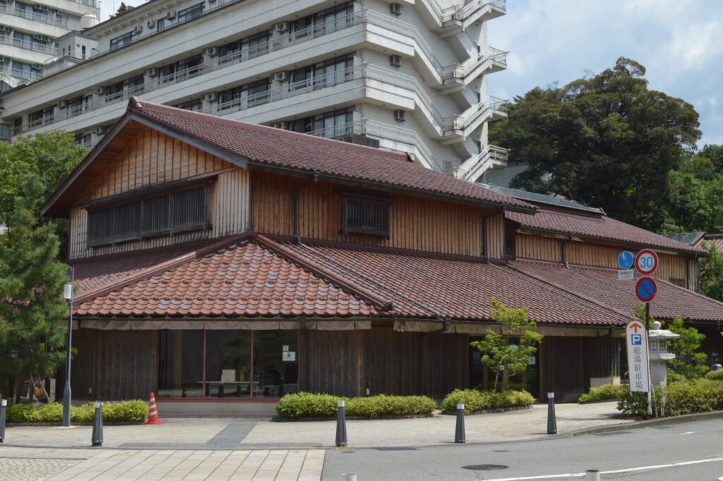 山代温泉の歴史の触れる「山代温泉 総湯」