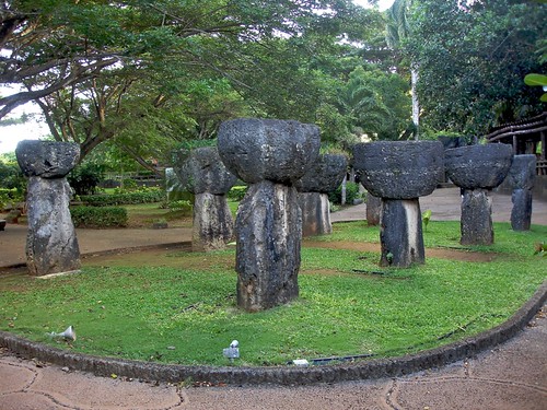 グアムの歴史をしれる観光スポット「ラッテストーン公園」