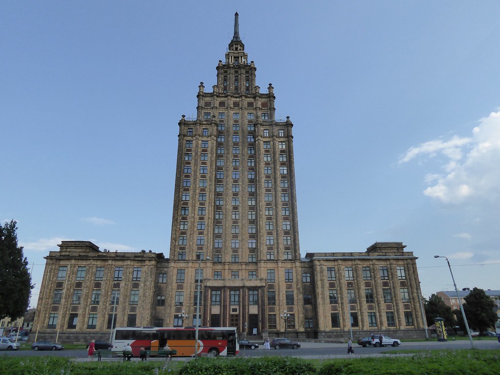 リガの観光スポット・ラトビア科学アカデミー