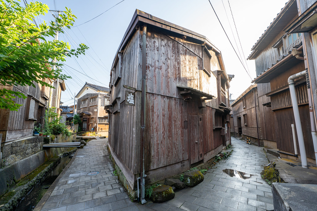 古民家が立ち並ぶ佐渡人気エリア「宿根木」