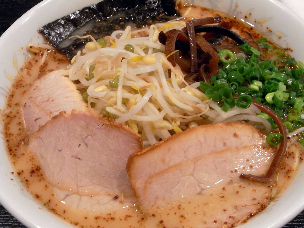 名物グルメ・熊本ラーメン