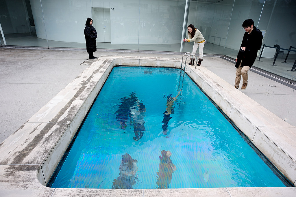 金沢21世紀美術館でアートを楽しむ