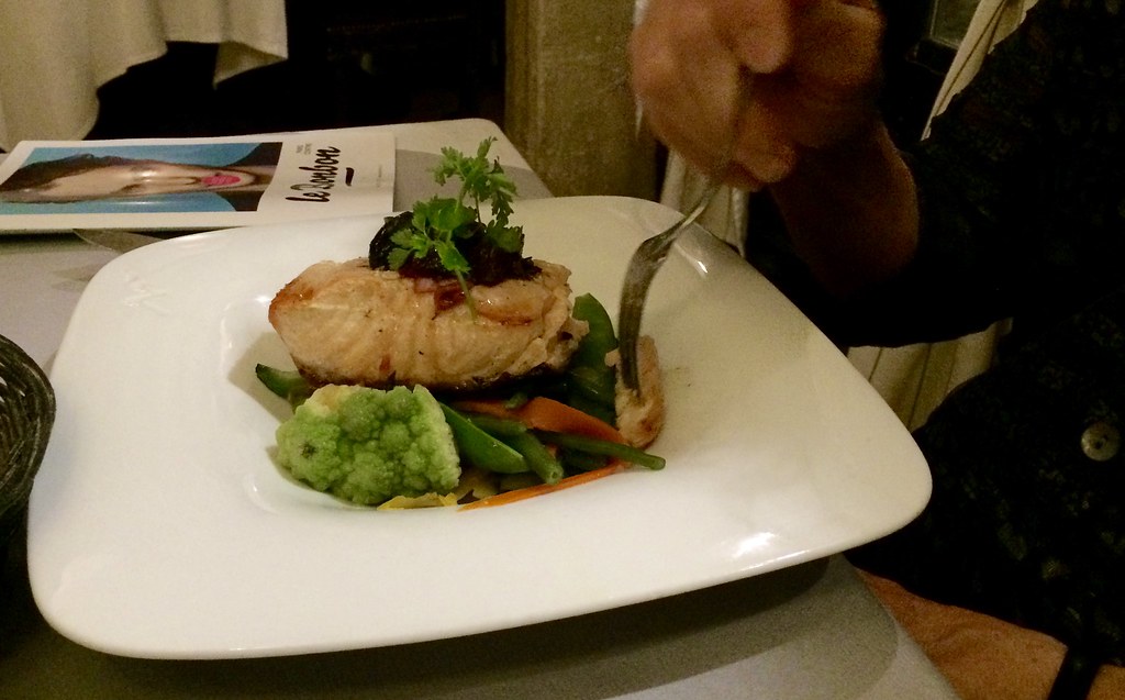 セーヌ川ディナークルーズの食事