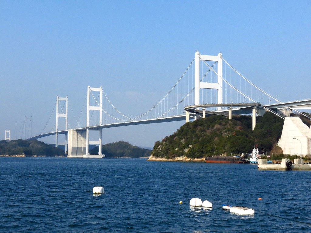 愛媛の観光スポット・来島海峡大橋