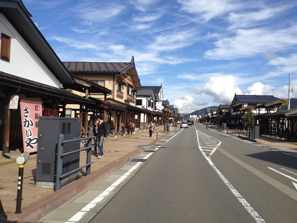 歴史的な建物がのこる、南魚沼市の牧之通り