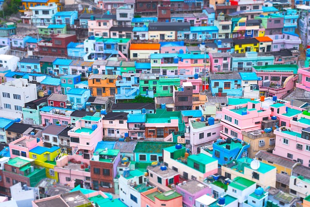 対策KW「甘川文化村のカラフルな家並み」