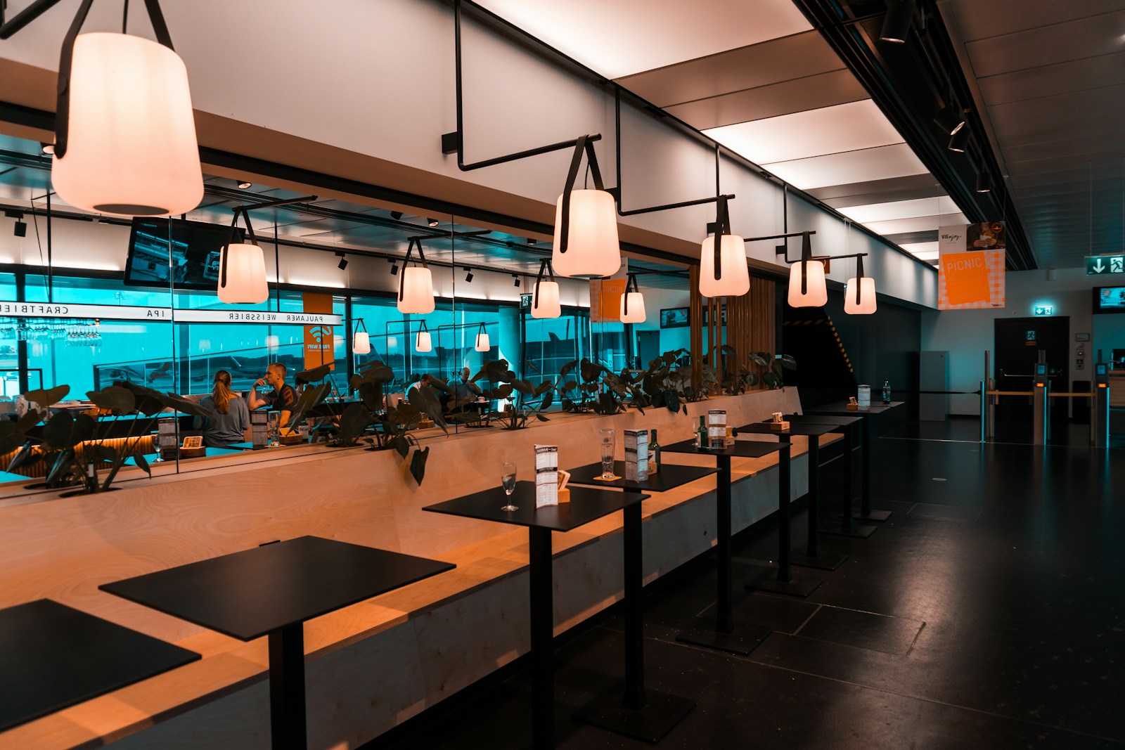 ウィーン国際空港のロビー