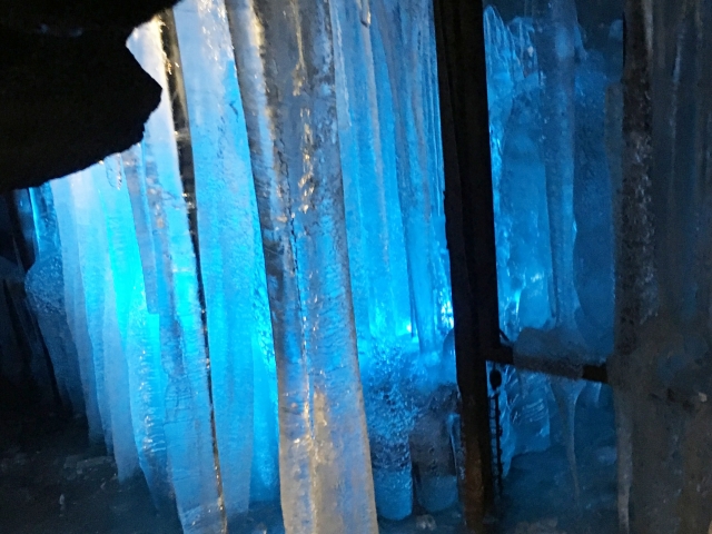 天然の涼しさを体感できる富岳風穴