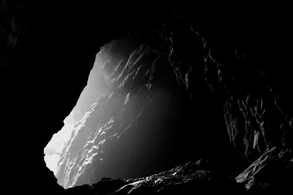 奇岩や洞窟が連なる景色が美しい「蘇洞門」