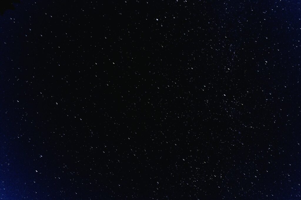 真っ暗の中で見られる星空観察
