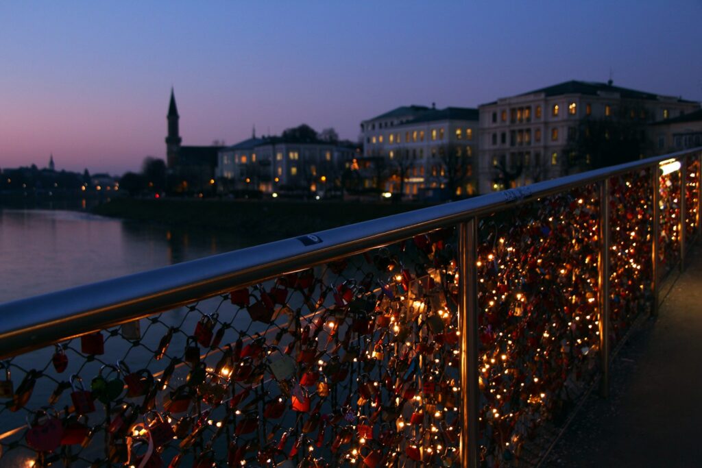 ザルツブルクの夜の観光のイメージ