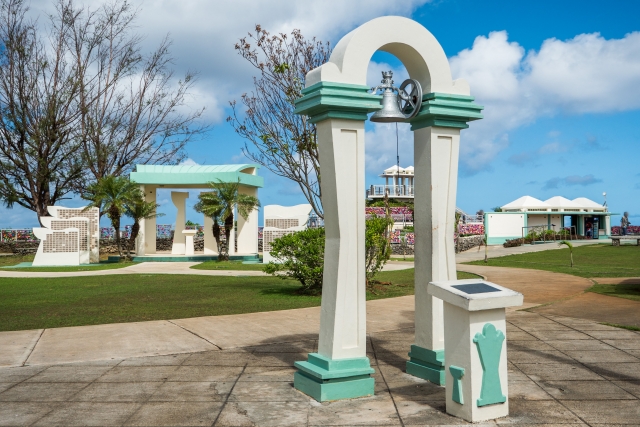 グアム恋人岬にある恋人たちの鐘