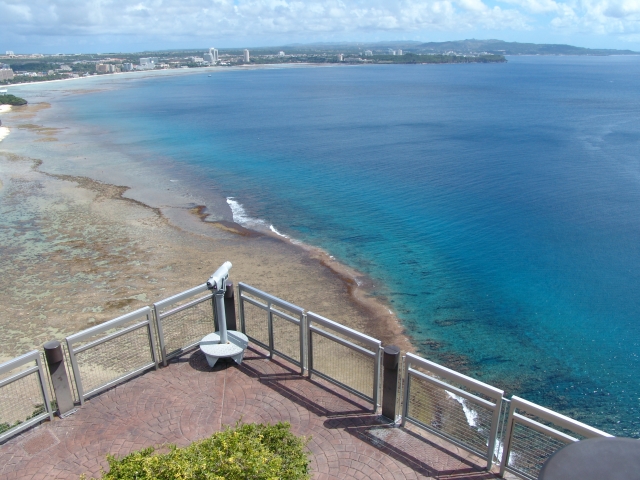 グアム恋人岬展望台からの景色