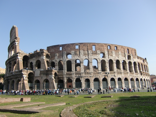 ローマの象徴であるコロッセオ