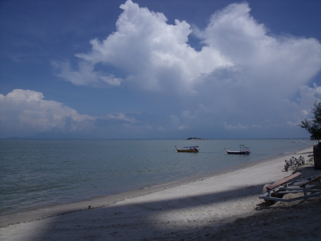 ペナン島のバトゥフェリンギビーチの風景