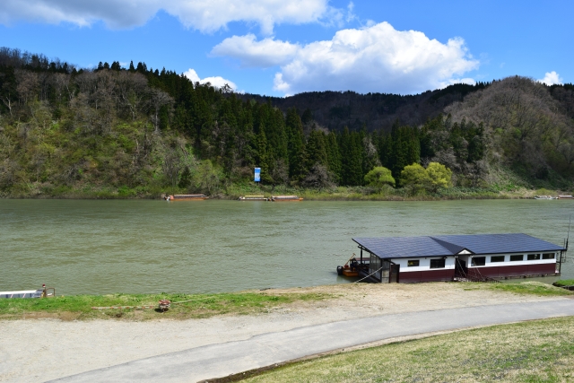 スリル満点の川下りが体験できる
最上川三難所舟下り
