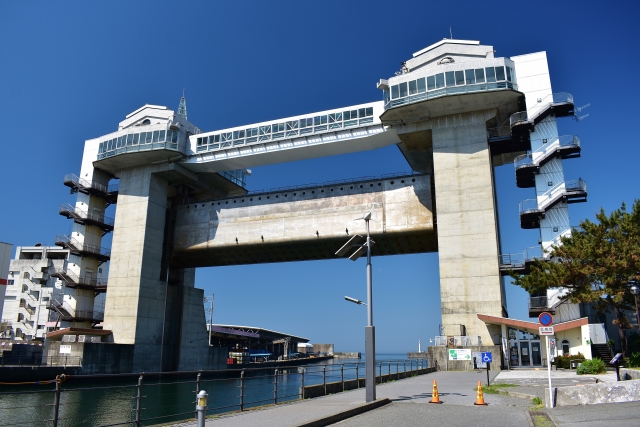 沼津港にある大型展望水門びゅう
