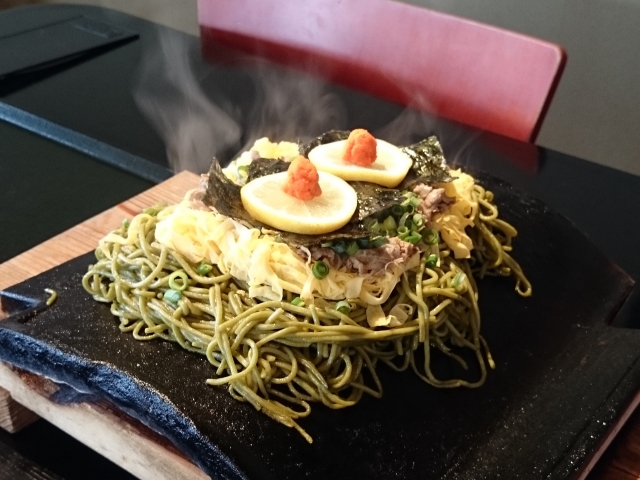 山口県名物の瓦そば